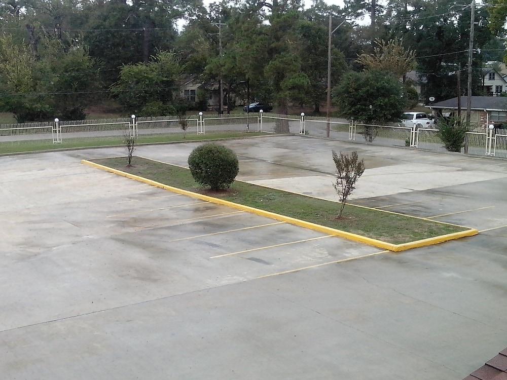 Surestay Studio By Best Western Conroe Downtown Exterior photo