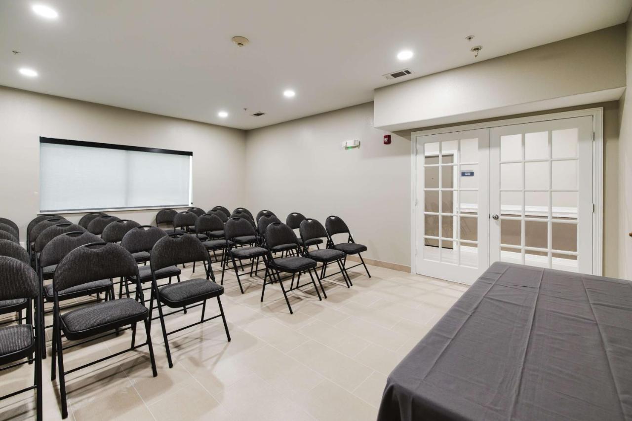 Surestay Studio By Best Western Conroe Downtown Exterior photo