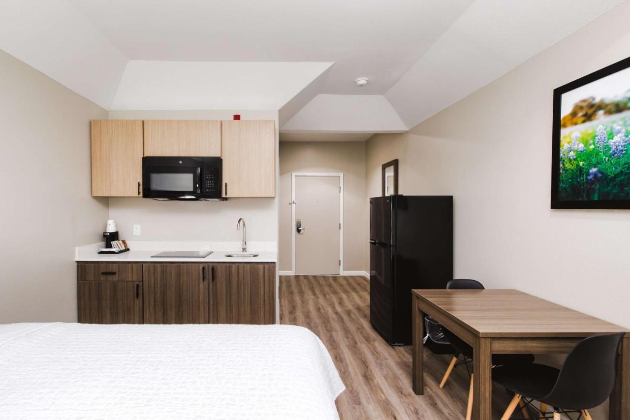 Surestay Studio By Best Western Conroe Downtown Exterior photo