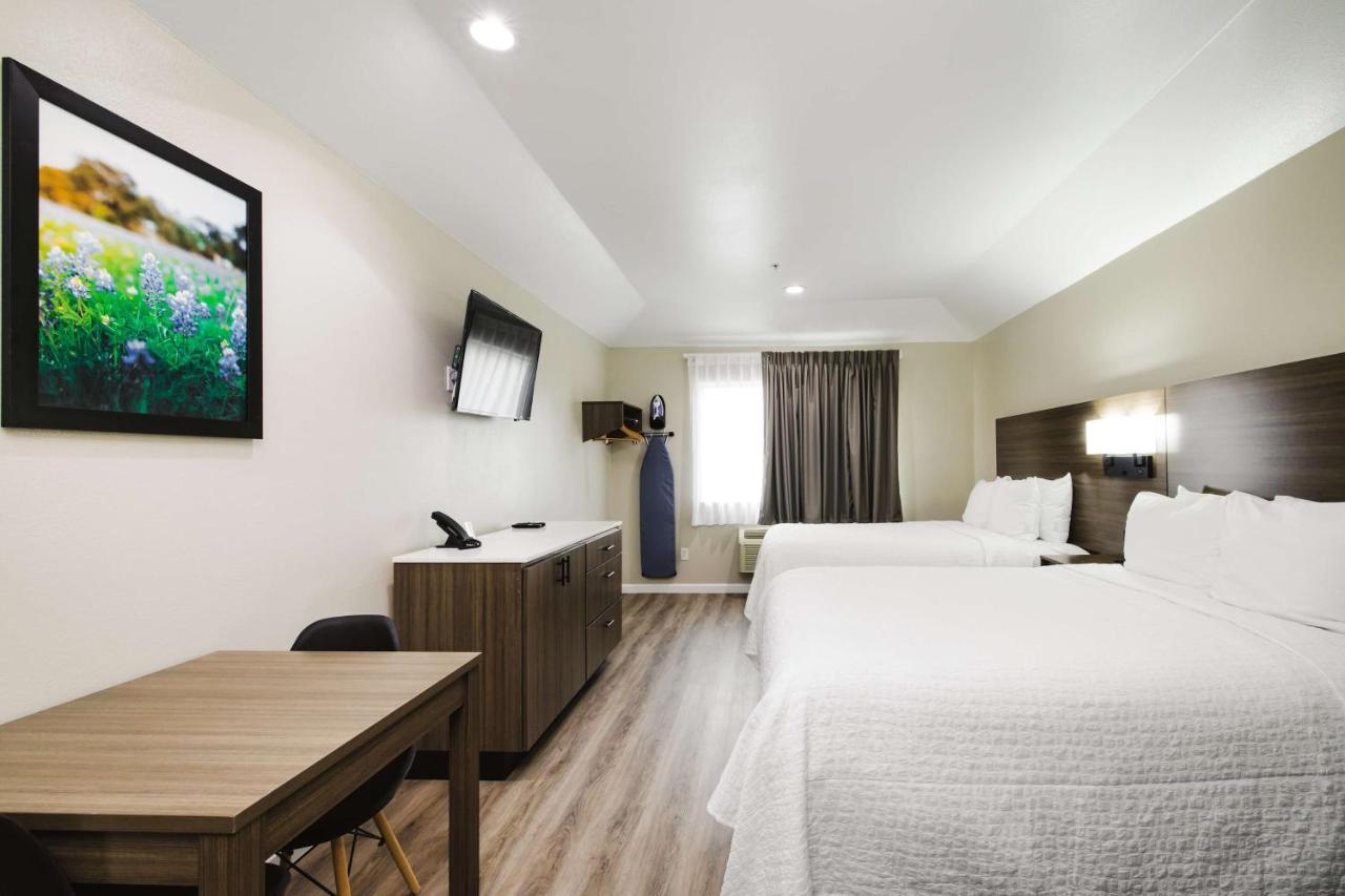 Surestay Studio By Best Western Conroe Downtown Exterior photo