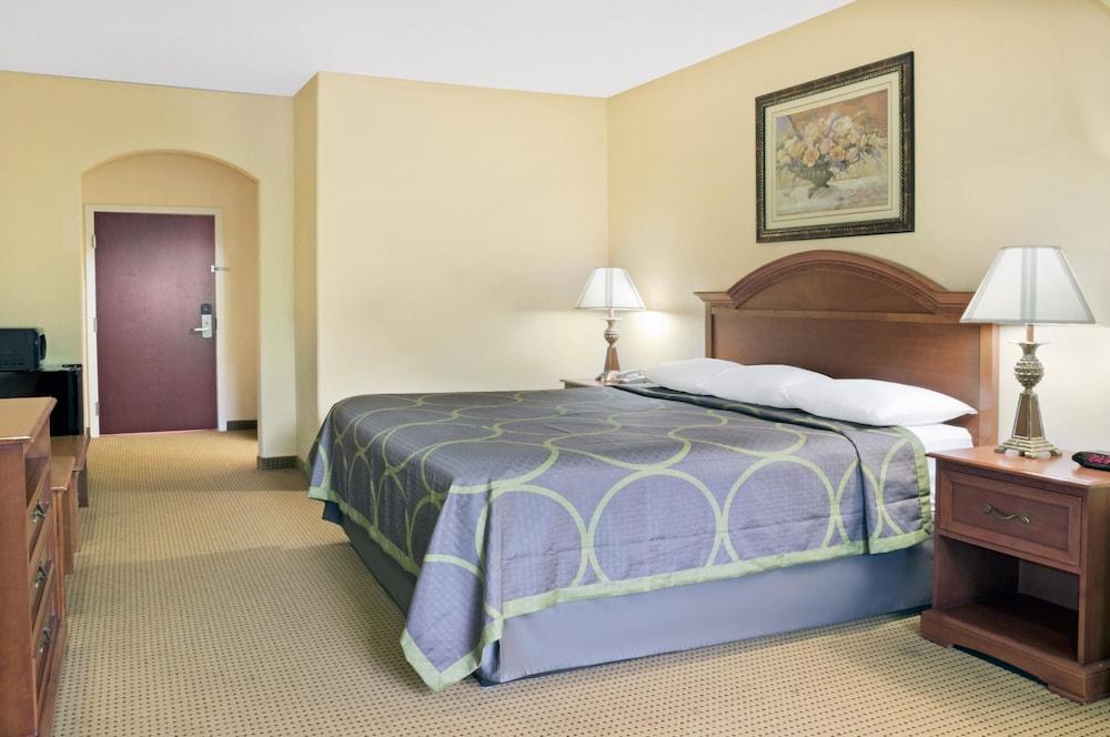 Surestay Studio By Best Western Conroe Downtown Exterior photo