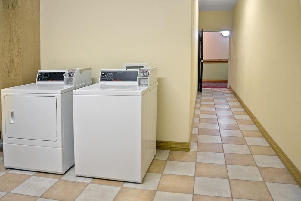 Surestay Studio By Best Western Conroe Downtown Exterior photo