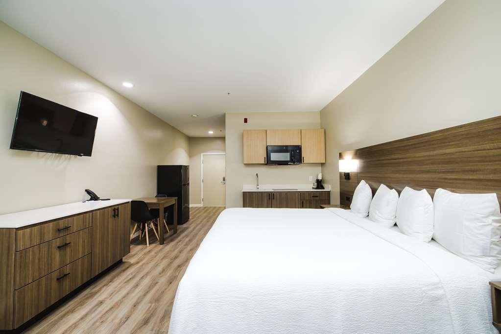 Surestay Studio By Best Western Conroe Downtown Room photo