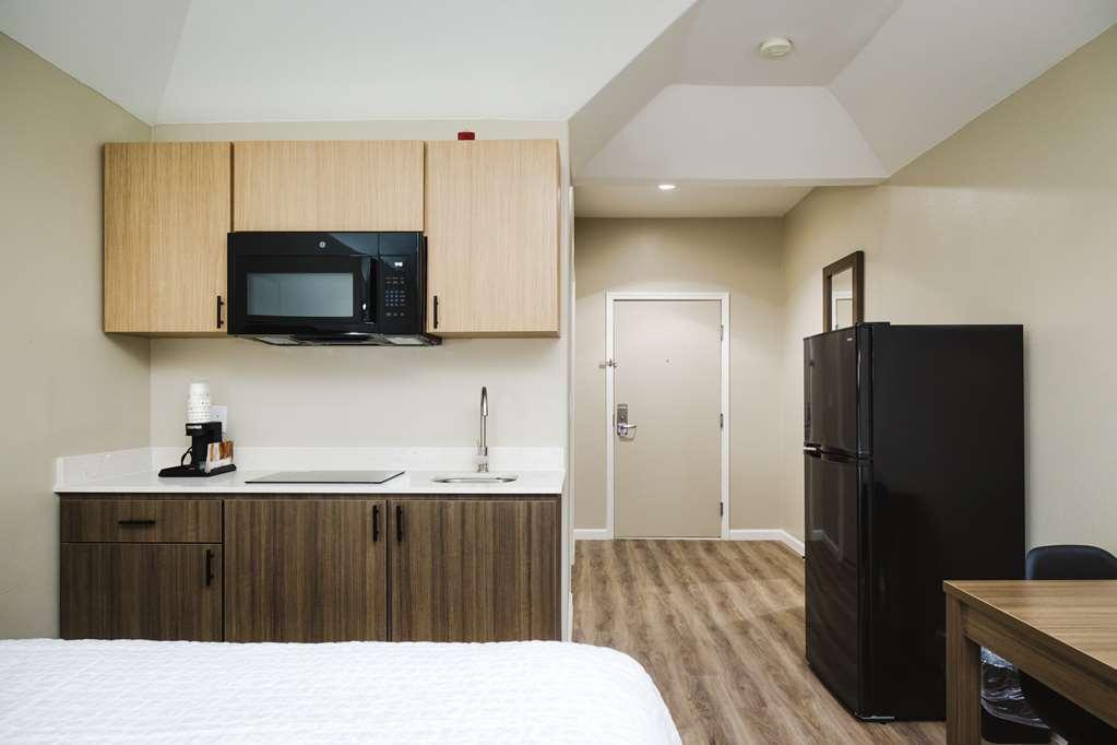 Surestay Studio By Best Western Conroe Downtown Exterior photo