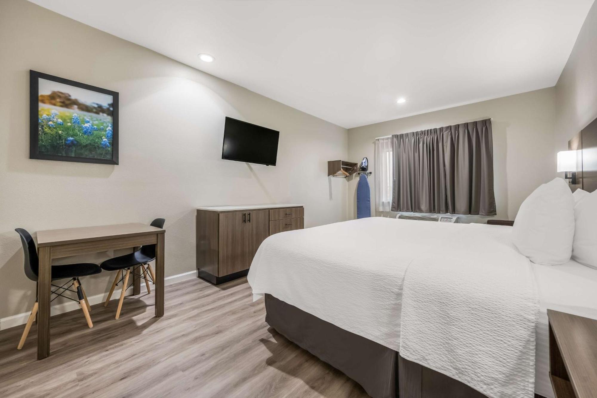 Surestay Studio By Best Western Conroe Downtown Exterior photo